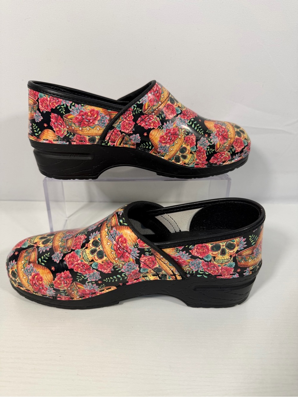 BJORK Swedish Comfort Sugar Skull Floral Clogs Halloween Shoes Size 39-40
